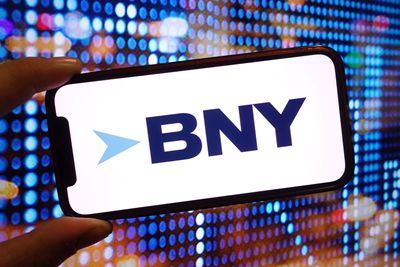 Is Bank of New York Mellon Stock Outperforming the Dow?